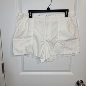 A.n.a Mid Rise Denim Shorts Size Medium 12 3.5" Inseam White Stretch Cargo Light